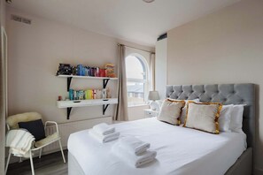 1 chambre, accès Internet, draps fournis