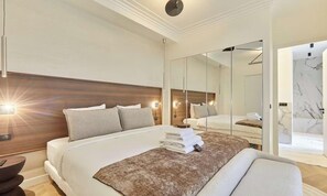 3 Schlafzimmer, Zimmersafe, Schreibtisch, Bügeleisen/Bügelbrett