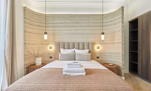 3 chambres, coffres-forts dans les chambres, bureau