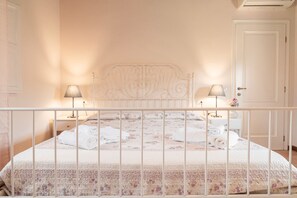 Bügeleisen/Bügelbrett, WLAN, Bettwäsche