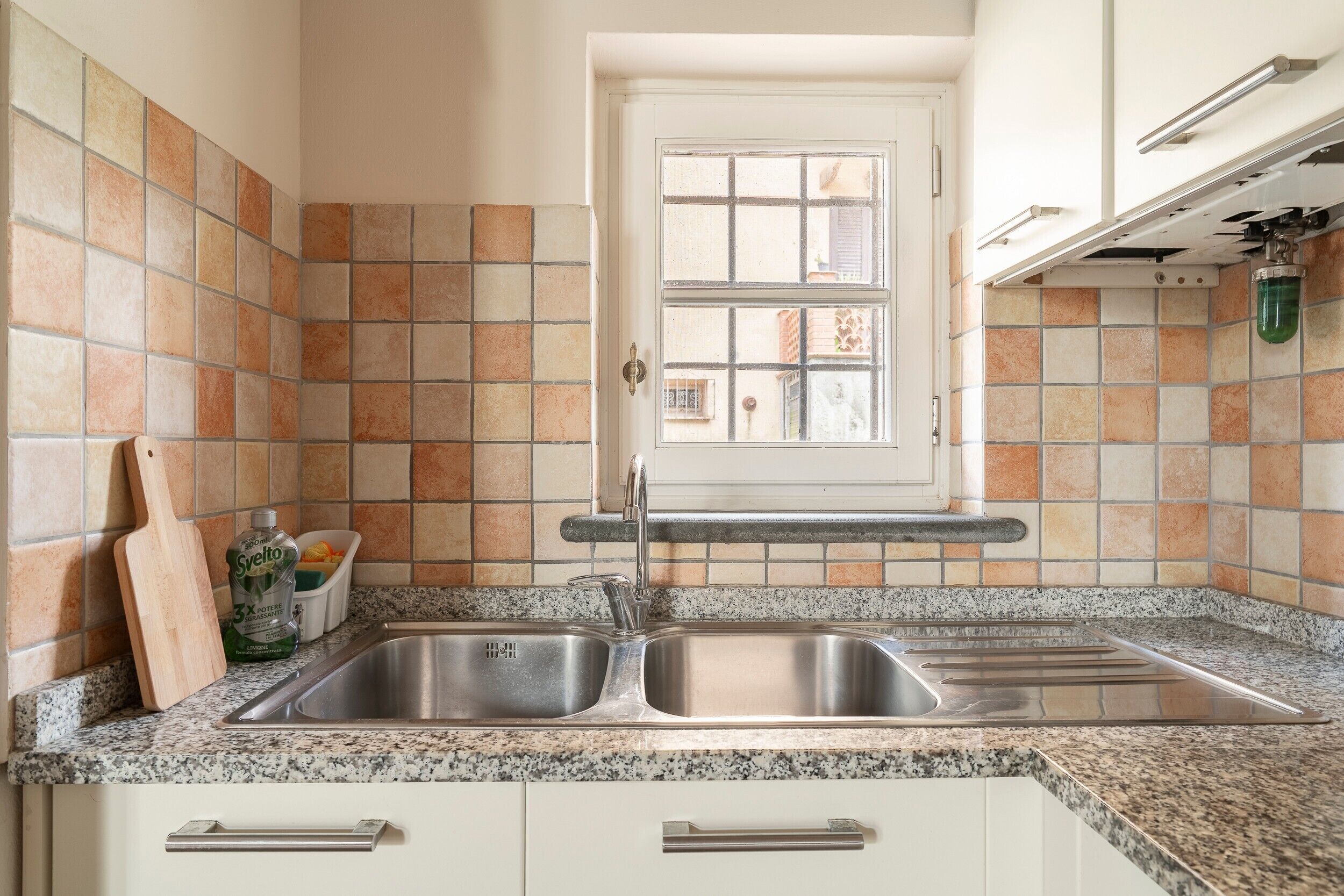 Oven, stovetop, dishwasher, coffee/tea maker