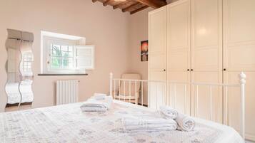 1 camera, ferro/asse da stiro, Wi-Fi, lenzuola