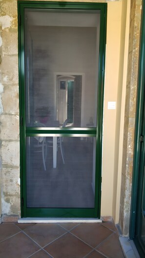 Interior - Traditional Country House with Shared Terrace, Wi-Fi, and Air Conditioning (Ρίφι)