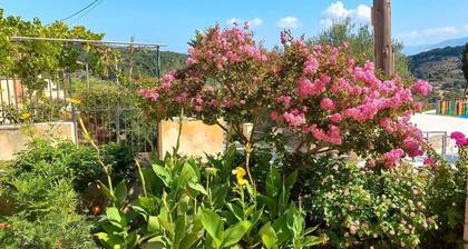 Traditional Country House with Shared Terrace, Wi-Fi, and Air Conditioning