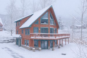 Exterior - Mountain Views Across Street from Hunter in Town (Hunter)