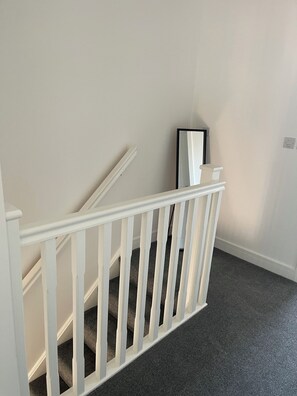 المنشأة من الداخ�ل