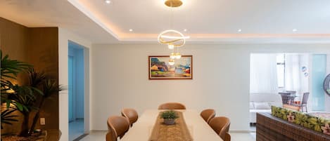Apartment | Dining