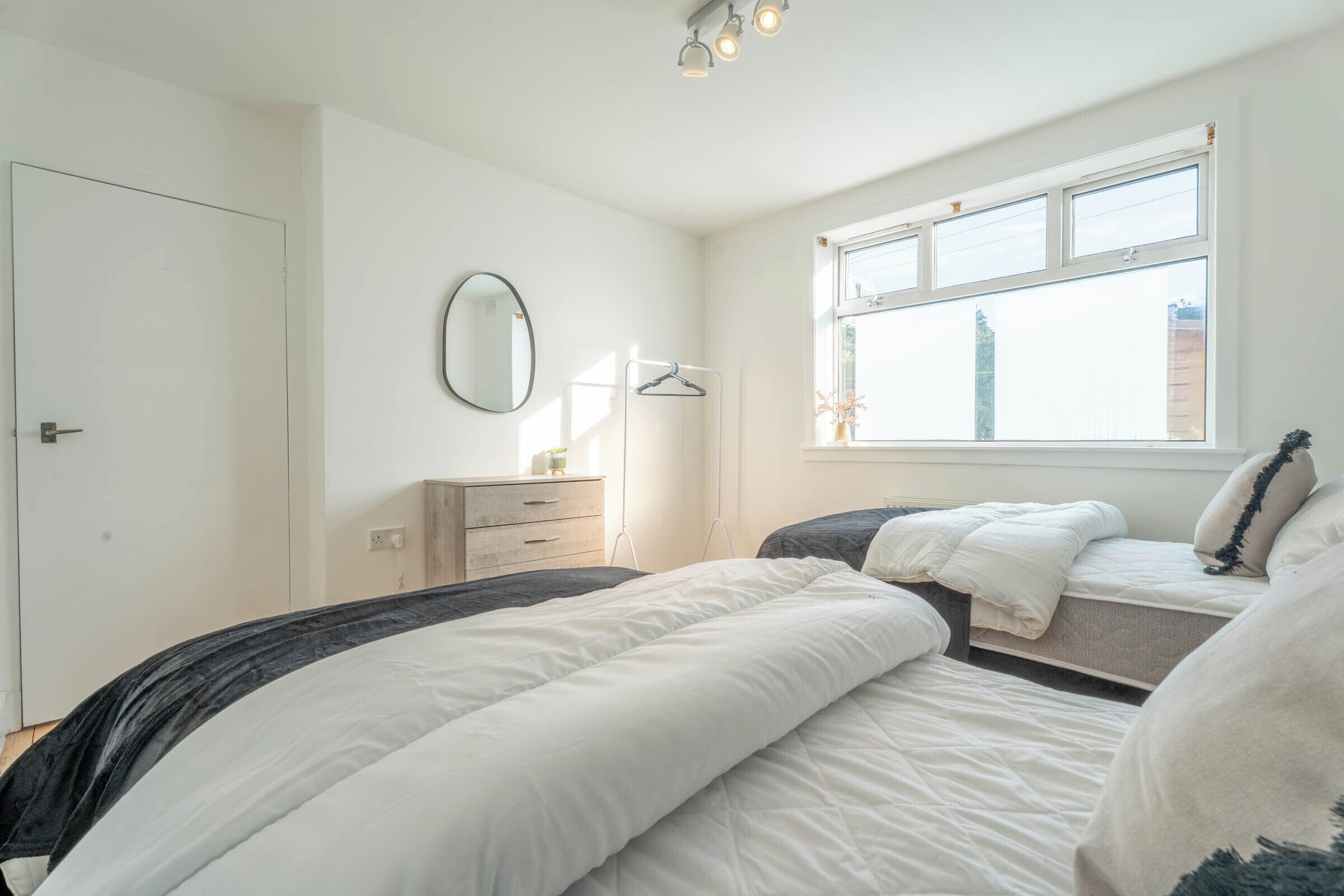 2 bedrooms, desk, iron/ironing board, free WiFi