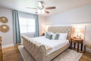 3 bedrooms - Renovated 3/2/2 Cottage Retreat Near Sheppard AFB (Wichita Falls)