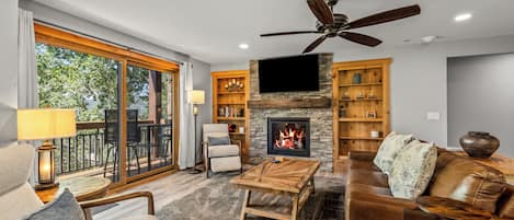 TV, fireplace