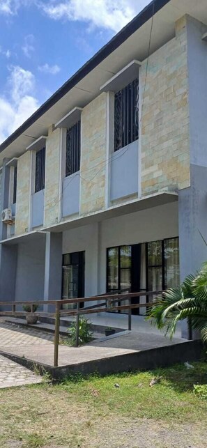 واجهة المنشأة