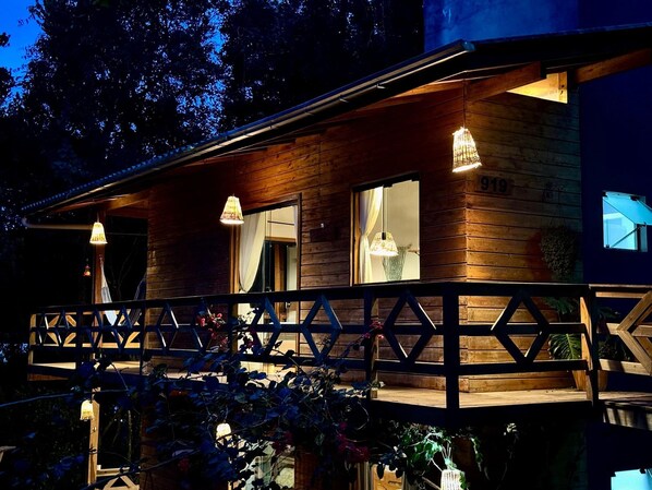 Front of property – evening/night - Lumira House - Bombinhas - SC (Bombinhas)