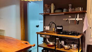 Lumira House - Superior - Bombinhas/SC | Private kitchen | Cookware/dishes/utensils