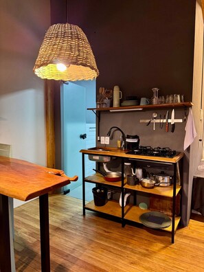 Lumira House - Superior - Bombinhas/SC | Private kitchen | Stovetop, cookware/dishes/utensils