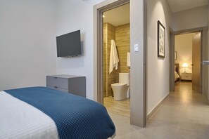 Silitysrauta/-lauta, Wi-Fi, vuodevaatteet