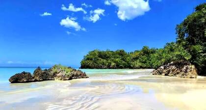 {3BR~Beach~Condo}@LakeView PlayaBonita +Pool+LUX
