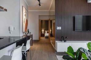 2 Schlafzimmer, Schreibtisch, Bügeleisen/Bügelbrett, WLAN