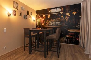 Bar (in der Unterkunft)