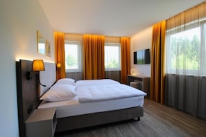 3 bedrooms, in-room safe, desk, iron/ironing board