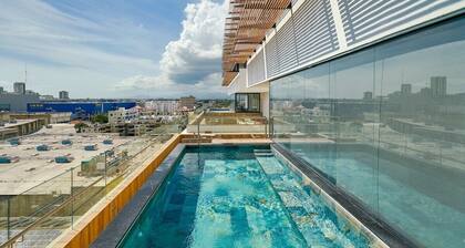 ®2BR{The~City~Center}@DTown +Pool+Gym NearCecilip