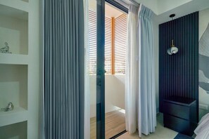 2 habitaciones, tabla de planchar con plancha y ropa de cama 