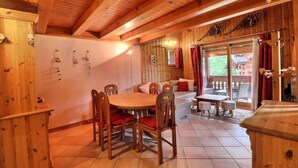 Interior - Beautiful Family Apartment Near Lake Tueda (Les Allues)
