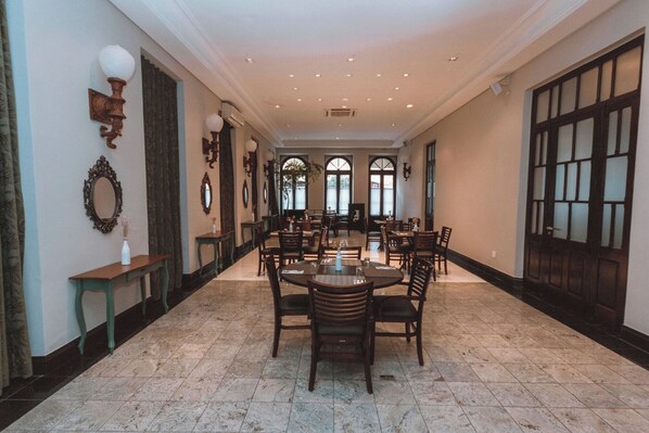 تناول الطعام