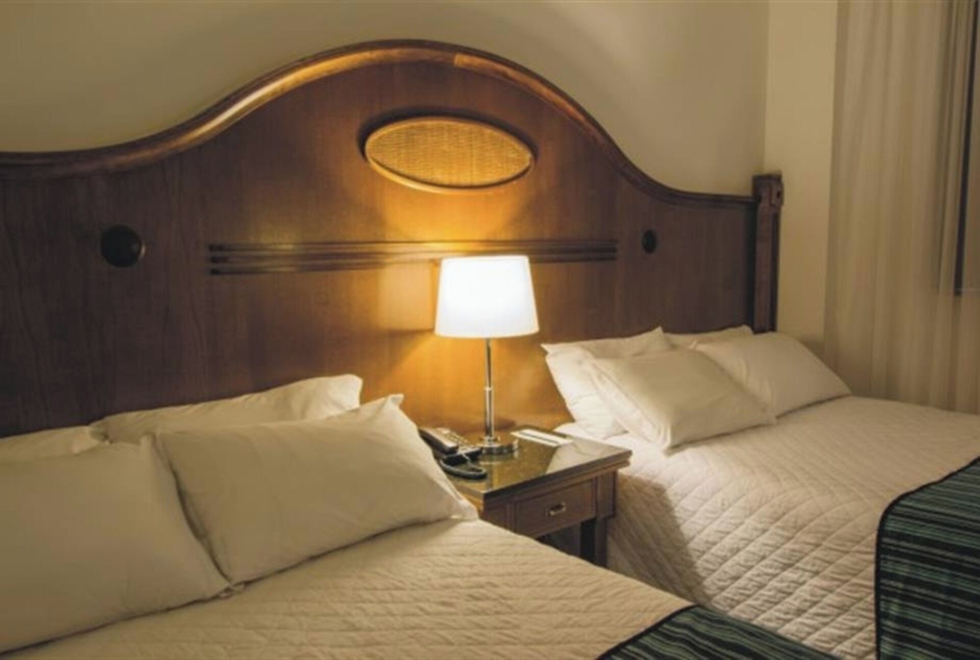 Wi-Fi de cortesia, roupa de cama