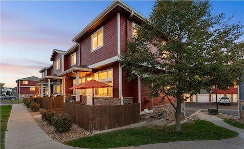 2-bedroom townhome in charming Brighton near Airport