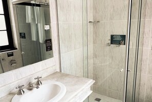 مجففات شعر، مناشف