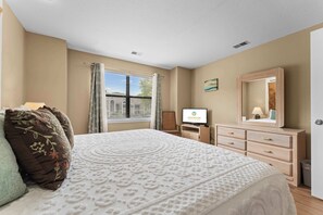 2 bedrooms, iron/ironing board, travel cot, WiFi