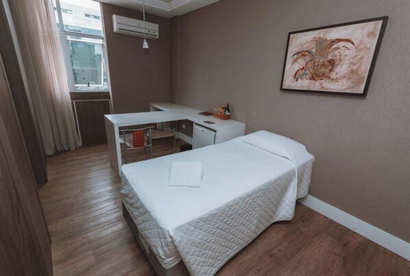 1 quarto, Wi-Fi de cortesia, roupa de cama