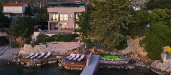 Villa Hemingway beachfront by Villas Guide