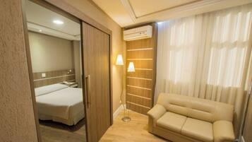 1 quarto, Wi-Fi de cortesia, roupa de cama