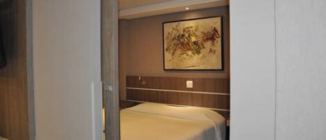 1 quarto, Wi-Fi de cortesia, roupa de cama