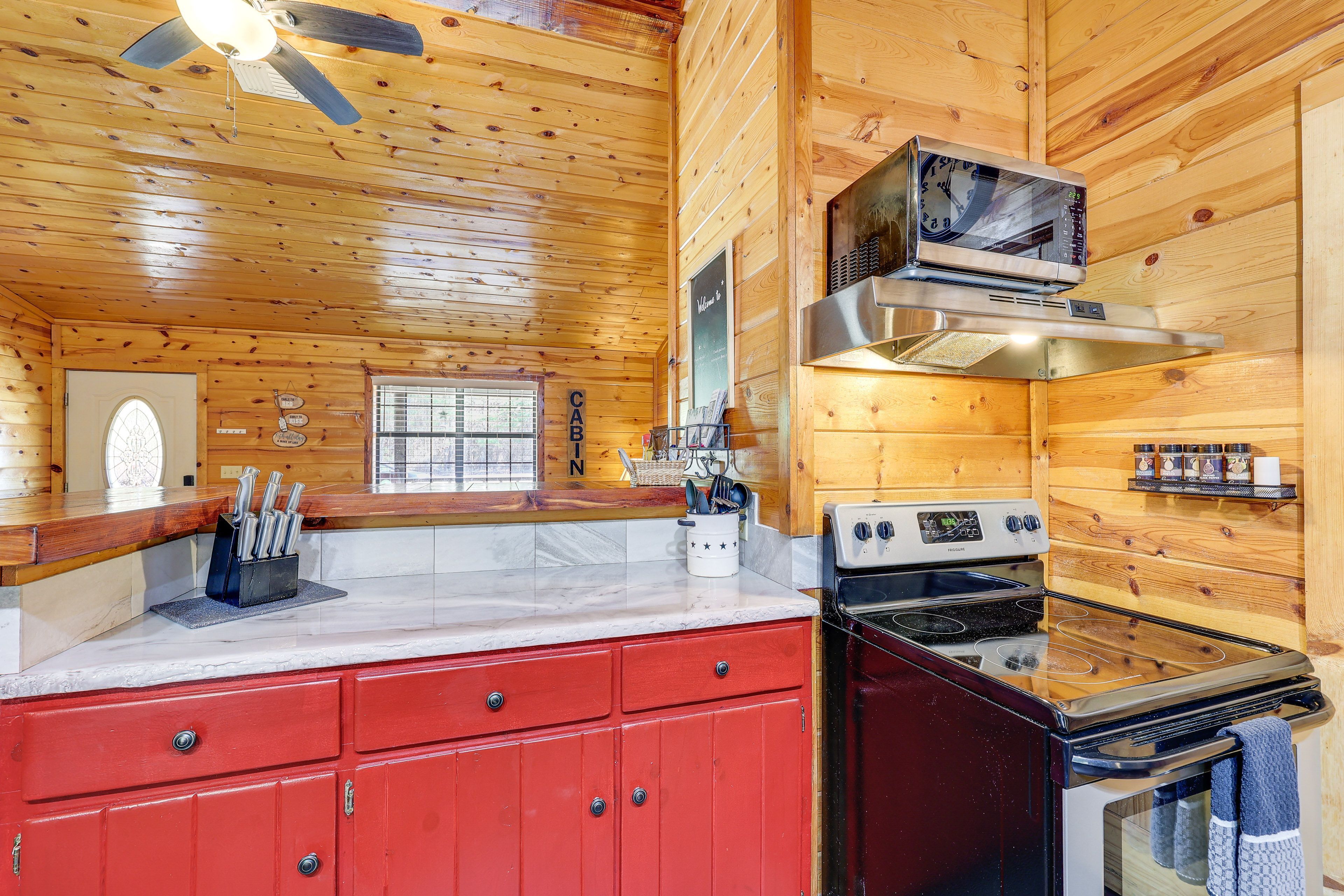 Kühlschrank, Ofen, Herdplatte, Geschirrspüler