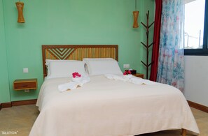 Deluxe-Apartment, 2 Schlafzimmer, Strandblick | Zimmersafe, kostenloses WLAN