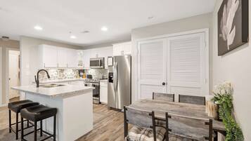 Condo, Multiple Beds, Balcony (Restful Retreat) | Private kitchen