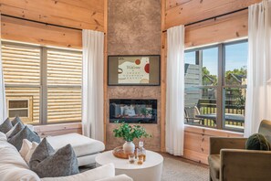 Smart-TV, peis, videospill og DVD-spiller