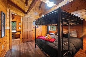 2 chambres, fer et planche à repasser, accès au Wi-Fi (inclus)