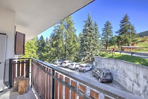 Family Apartment, Multiple Bedrooms (Appartamento Chez Mavi Cond Il Rio) | Property grounds