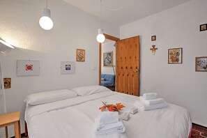 家庭公寓, 多間臥室 (Appartamento Chez Mavi Cond Il Rio) | 1 間臥室、免費無線上網、床單