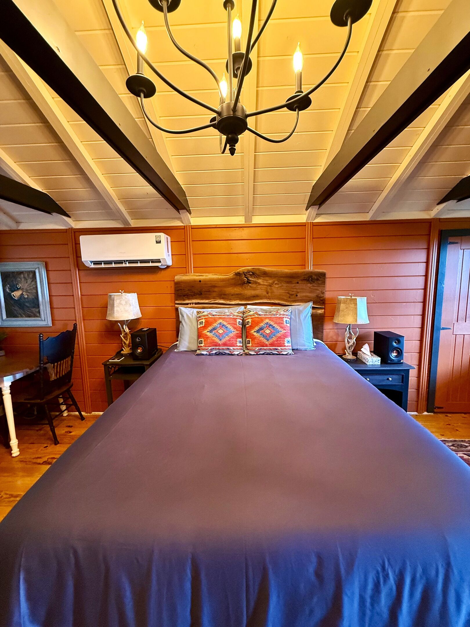 1 bedroom, travel crib, free WiFi, bed sheets