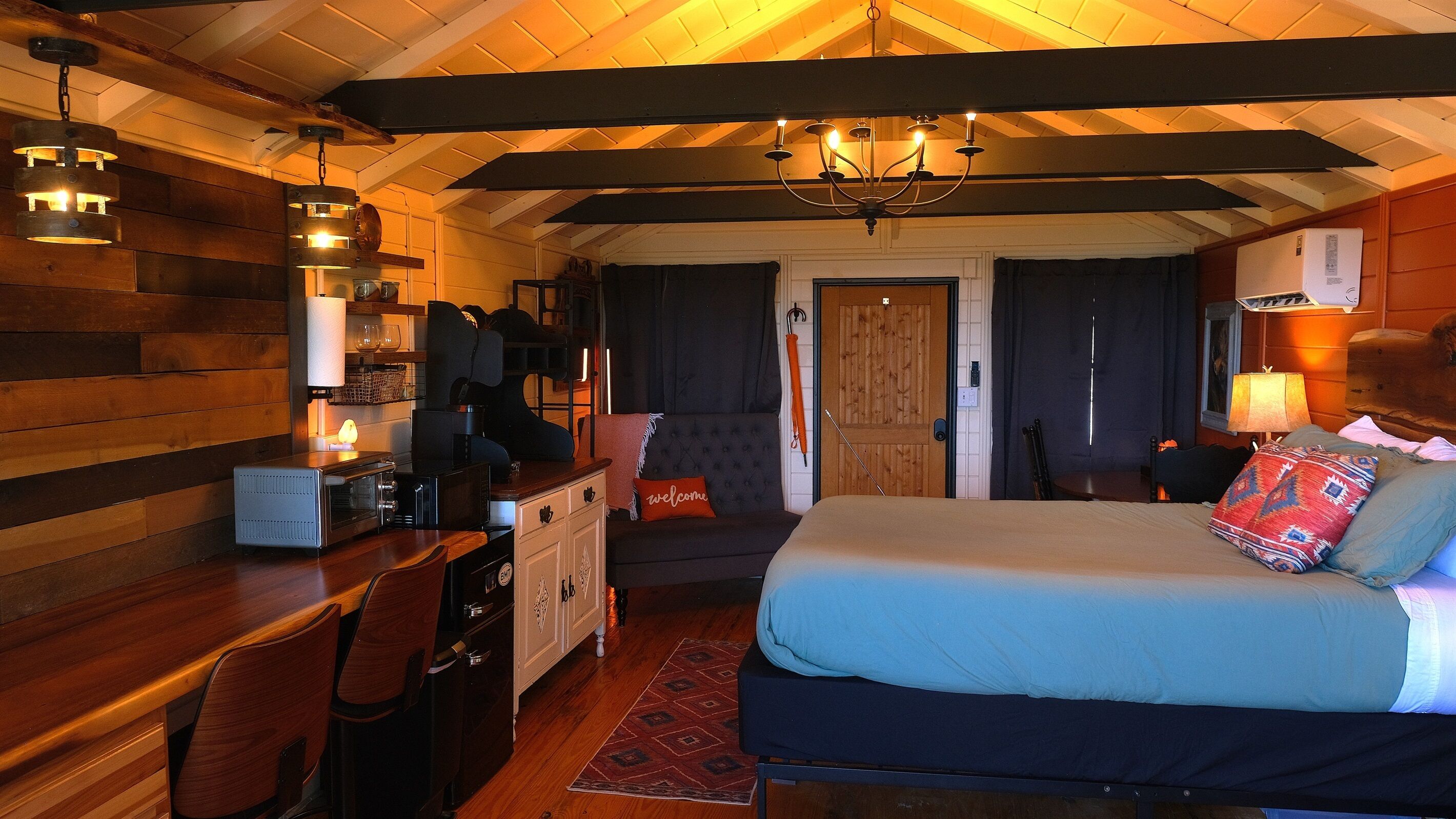1 bedroom, travel cot, free WiFi, bed sheets