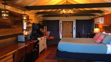 1 bedroom, travel cot, free WiFi, bed sheets