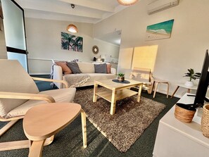 Smart TV - Coastal Beach • Stay • Ocean View • Scarborough (Scarborough)