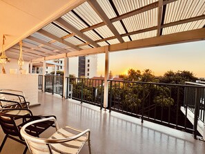 Terrace/patio - Coastal Beach • Stay • Ocean View • Scarborough (Scarborough)