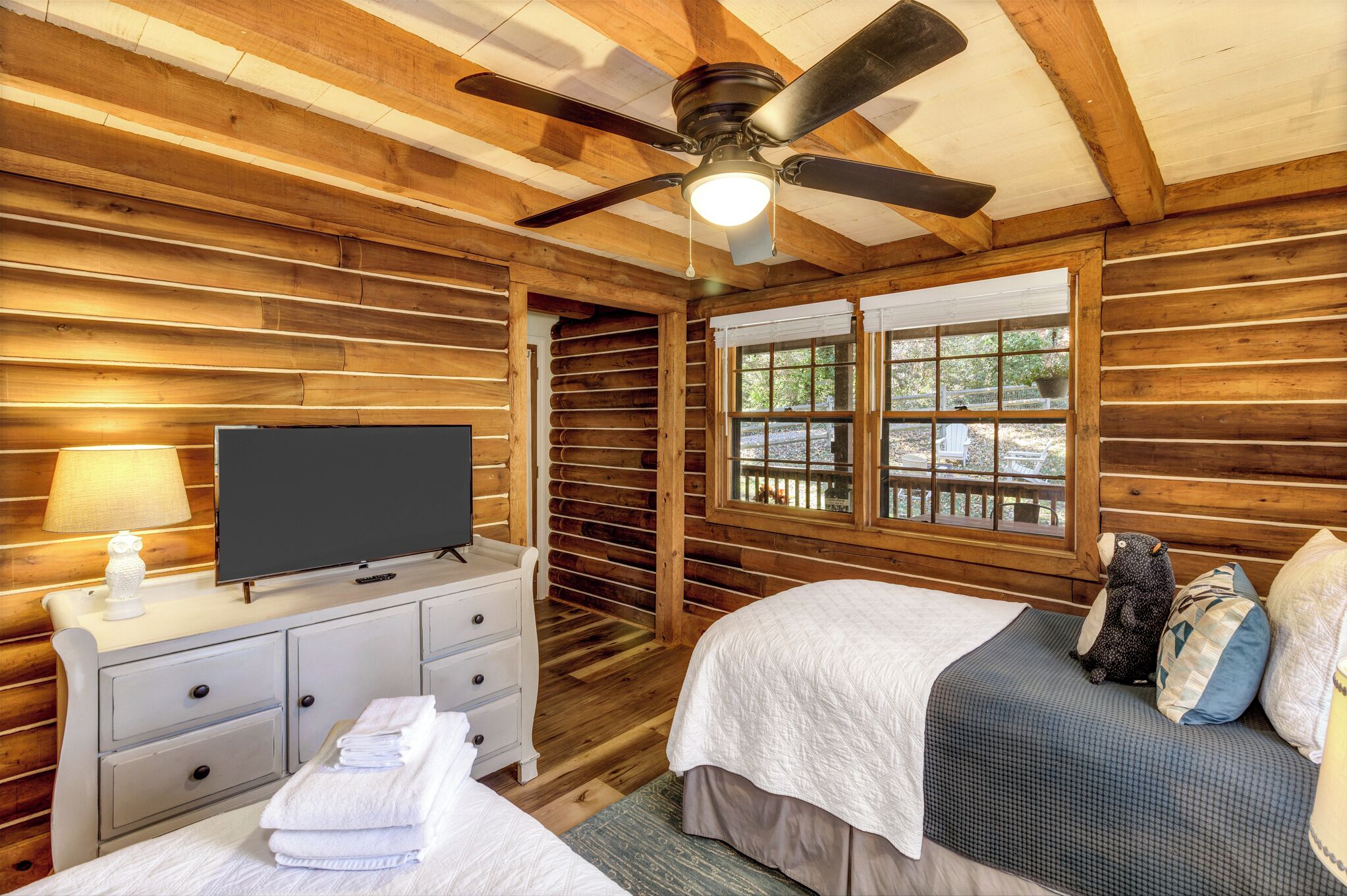 3 bedrooms, desk, iron/ironing board, free WiFi