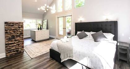 Luxury 4BR Stay with Swim Spa, Golf & Fireplaces