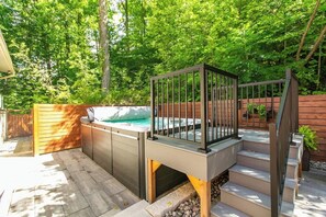 Baignoire à remous extérieure